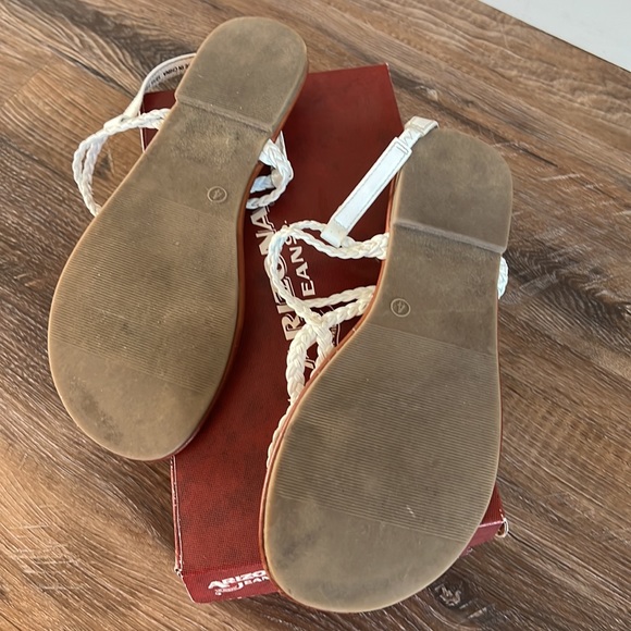 Girls White Sandals Size 4 - Picture 4 of 6